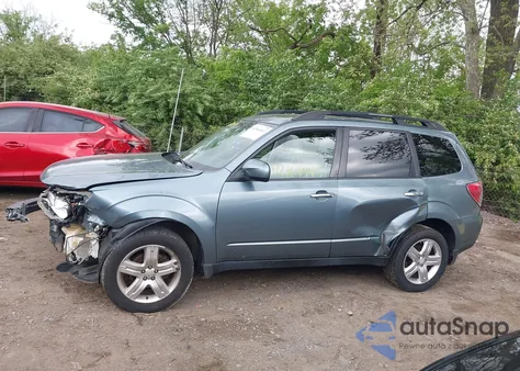 2010 Subaru Forester 2.5X Premium z USA, uszkodzony, nr VIN JF2SH6CC3AH755559